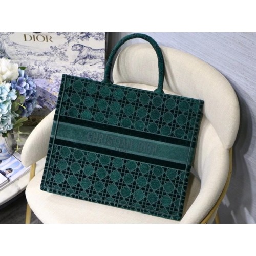 DIOR BOOK TOTE verde Cannage Terciopelo bordado M1286Z