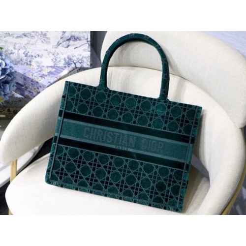 DIOR BOOK TOTE verde Cannage Terciopelo bordado M1287Z