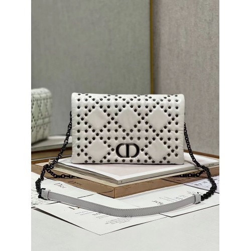 ESTUCHE DIOR CARO MACROCANNAGE Piel de becerro macrocannage con motivo de estrella S5135BN blanco