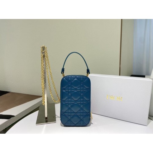 BOBBY MINI DIOR Piel de cordero Cannage degradada C0955 azul