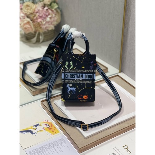 BOBBY PEQUEÑO DIOR Bordado C9002-5