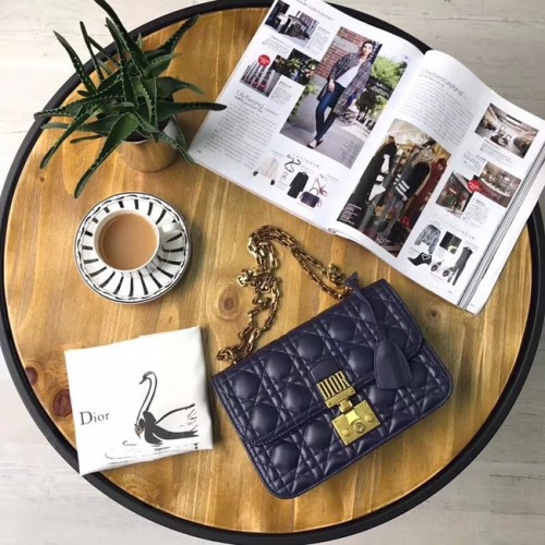 BOLSO SOLAPA DIORADDICT DE PIEL DE CORDERO CANNAGE AZUL M5818