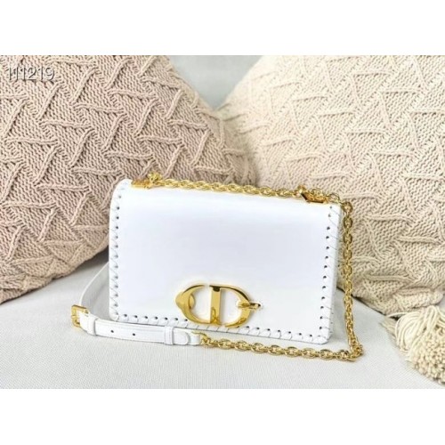 BOLSO Dior 30 MONTAIGNE Piel de becerro M9207 blanco