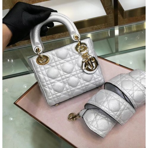 Dior BOLSO MINI LADY DIOR DE BECERRO M0573 Blanco plateado