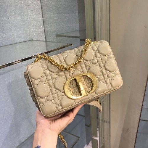 Dior BOLSO PEQUEÑO DIOR CARO Piel de becerro Cannage suave M9241 albaricoque