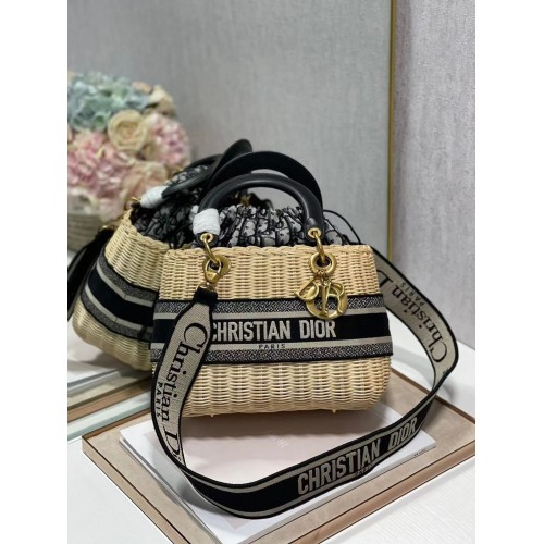 Albaricoque tejido Dior con cuero negro C9908