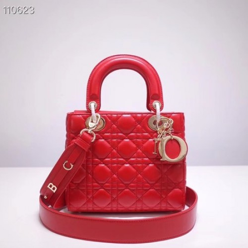 Insignias de la suerte de Dior Bolso de mano de piel de oveja original A88035 rojo
