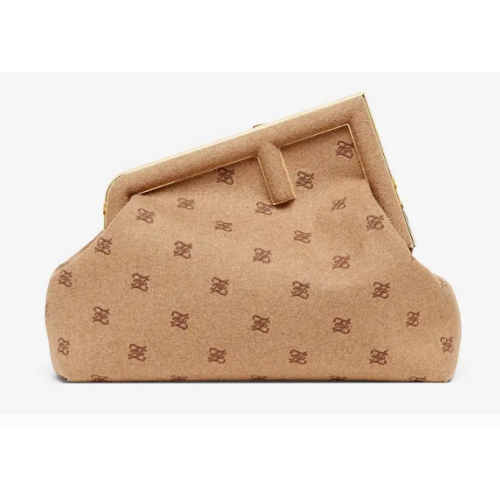 FENDI FIRST MEDIUM Bolso de franela con bordado 8BP127A Beige