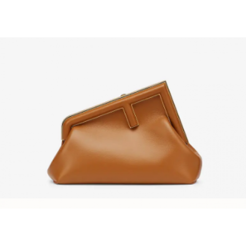 FENDI FIRST SMALL bolso de piel color caramelo 8BP129A