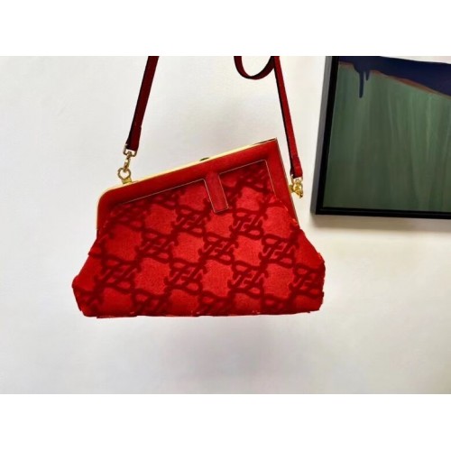 FENDI FIRST bolso pequeño de ante 8BP129A rojo