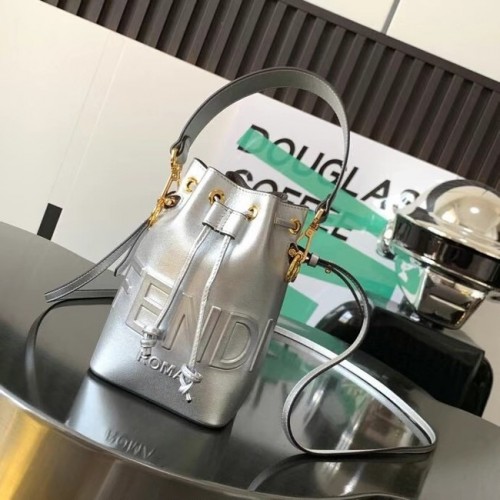 FENDI Mon Tresor minibolso de piel 8BS010AC plata