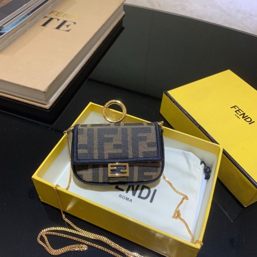 FENDI NANO BAGUETTE CHARM Bolso de lona de napa 7AR844 Marrón