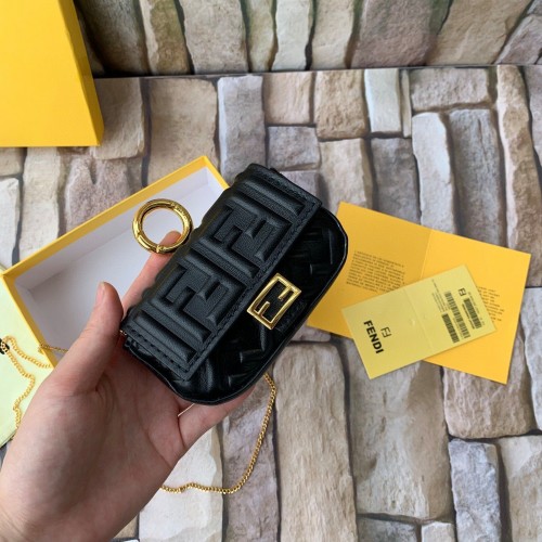 FENDI NANO BAGUETTE CHARM napa 7AR844 Negro