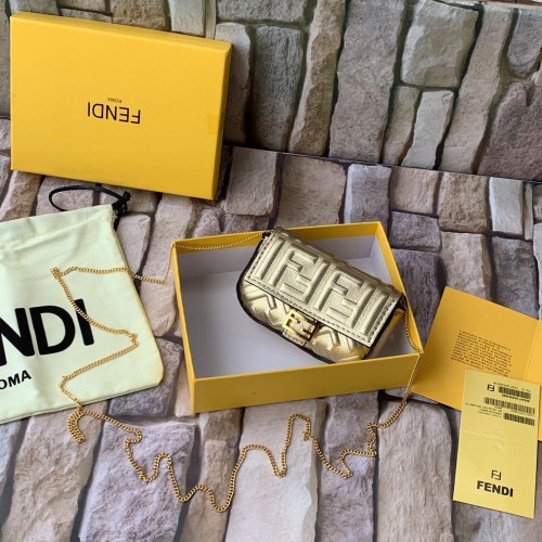 FENDI NANO BAGUETTE CHARM napa 7AR844 Oro