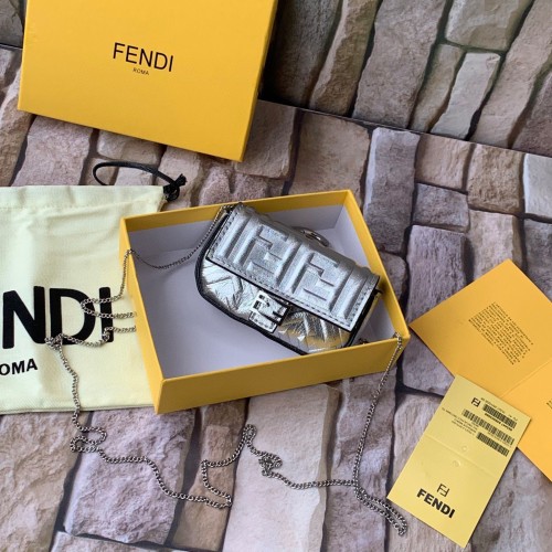 FENDI NANO BAGUETTE CHARM napa 7AR844 Plata