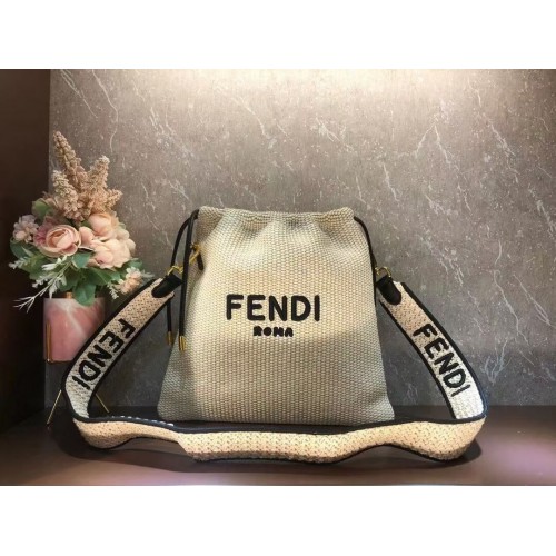 FENDI PACK SMALL POUCH Bolso pequeño de paja trenzada F1529 beige