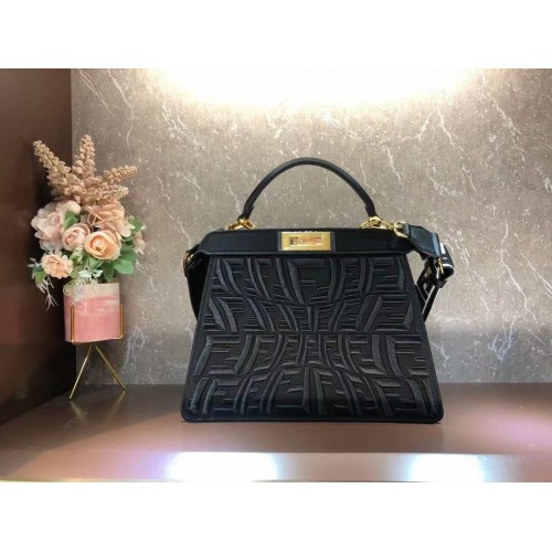 FENDI PEEKABOO ICONIC ESSENTIALLY bolso de cuero F1516 negro