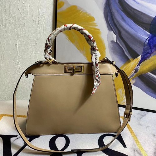FENDI PEEKABOO ICONIC MEDIUM bolso de piel color albaricoque F6946