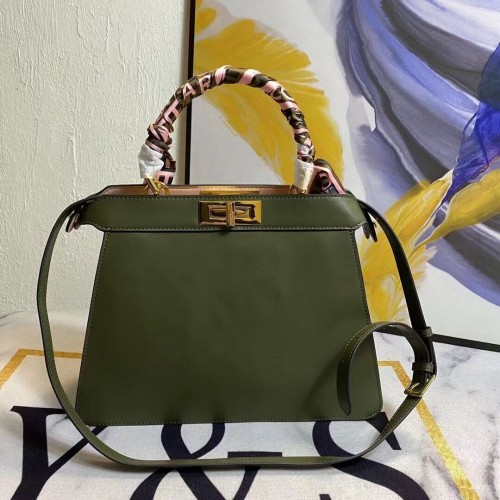 FENDI PEEKABOO ICONIC MEDIUM bolso de cuero verde F6946