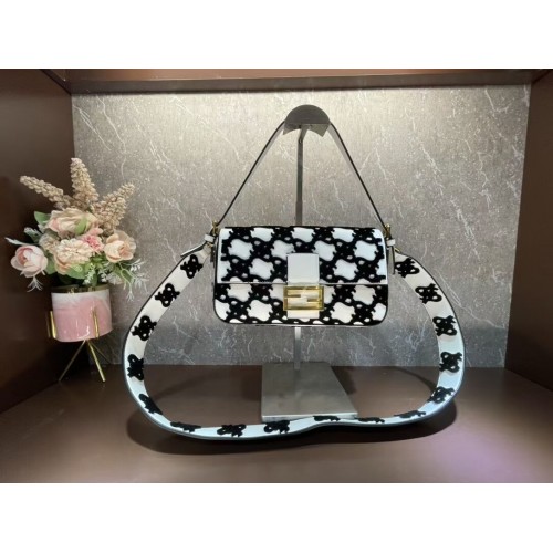 Fendi BAGUETTE Bolso de cuero trenzado blanco y negro 8BR600A
