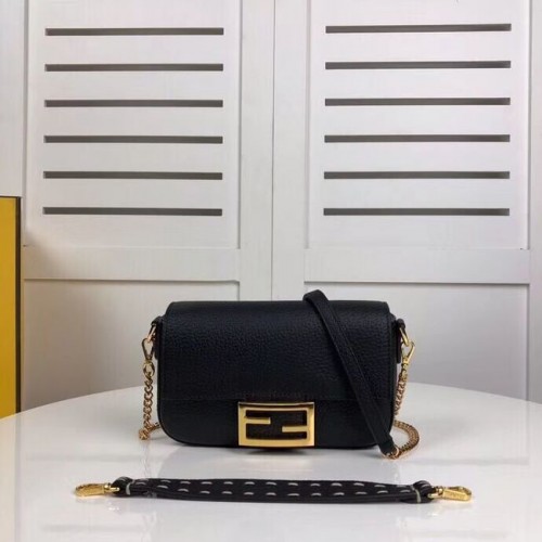 Fendi BAGUETTE bolso de piel F2467 negro