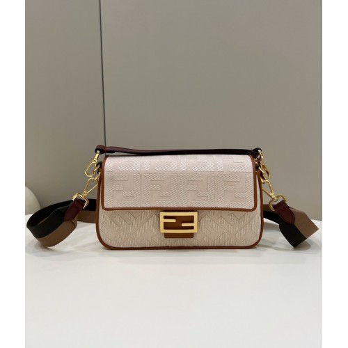 Bolso de tela Fendi Baguette Chain FF 8BR600A Beige