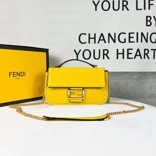 Bolso Fendi Baguette de napa F0881 amarillo