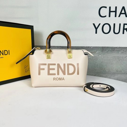 Fendi By The Way Mini Bolso Boston pequeño de piel 8BS067A Crema