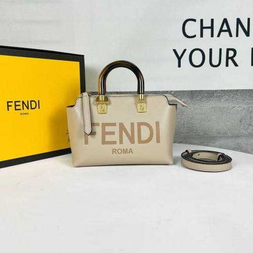 Fendi By The Way Mini Bolso Boston pequeño de piel 8BS067A gris paloma