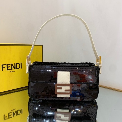 Bolso Fendi FF Baguette con bordado de lentejuelas de metal dorado 2017 negro