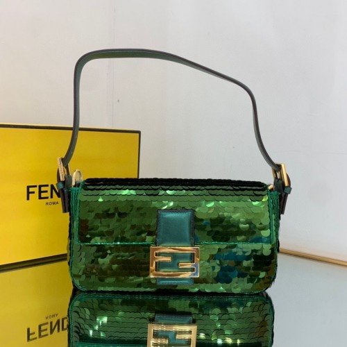 Bolso Fendi FF Baguette con bordado de lentejuelas de metal dorado 2017 verde