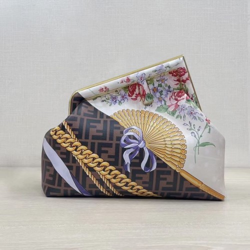 Fendi First Medium Fendace White bolso de seda estampado 8BP127A marrón