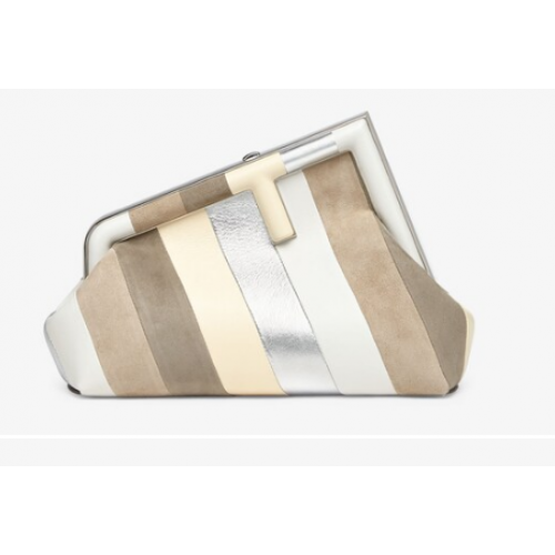 Bolso Fendi First Small de piel con incrustaciones plateadas y marrón claro 8BP129A