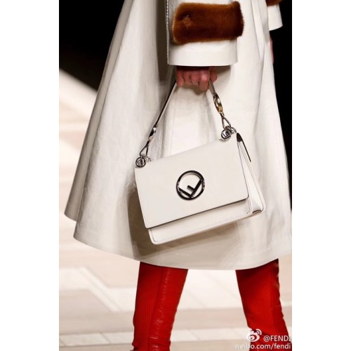 Bolso de cuero Fendi KAN I FD2670 Blanco roto