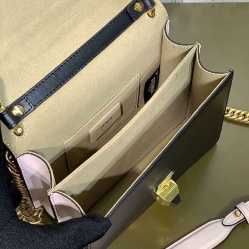 Fendi KAN I SMALL Minibolso de cuero rojo 8M0381 negro