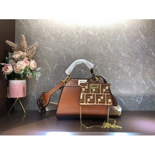 Fendi Peekaboo ISeeU Bolso pequeño de piel F8636 marrón