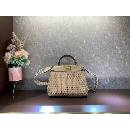 Fendi Peekaboo Mini bolso de cuero trenzado 8BN244A albaricoque