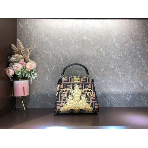 Bolso de seda con estampado mini Peekaboo de Fendi F1952 marrón