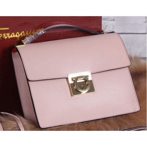 Ferragamo Bolso de hombro mediano de piel de becerro SF0614 Rosa