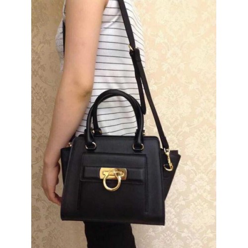 Ferragamo Shoulder Tote Bag Piel de becerro 588473 Negro