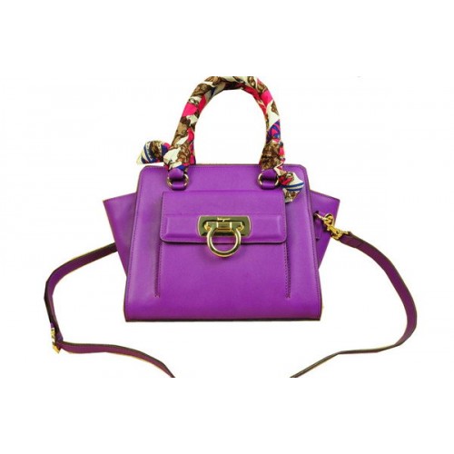 Ferragamo Bolso tote de hombro de piel de becerro suave SF8815 Lavanda