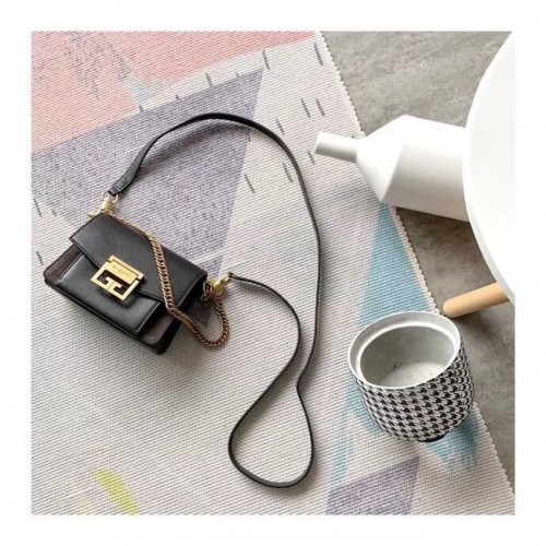 GIVENCHY GV3 minibolso de hombro de piel y ante 1116 negro