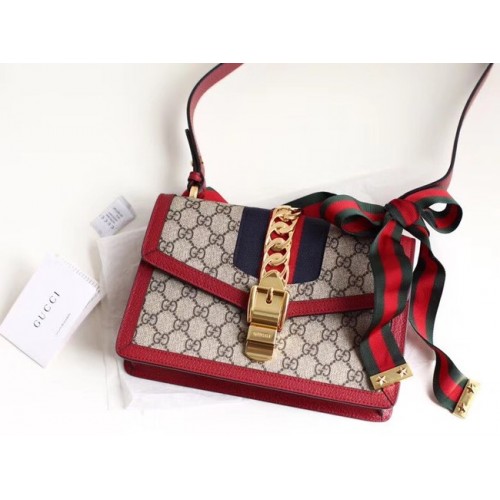 Gucci GG Supreme lienzo Sylvie pequeño bolso de hombro 421882 Rojo
