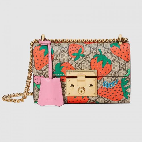 Bolso de hombro Gucci Padlock GG Strawberry pequeño 409487 Estampado de fresas