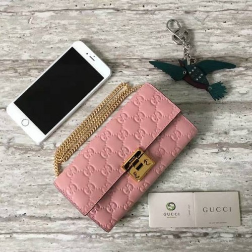 Cartera de piel de oveja con candado Gucci 453506 rosa