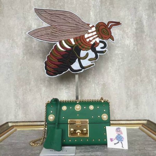 Gucci Padlock Bolso de hombro de cuero con tachuelas 432182A Verde