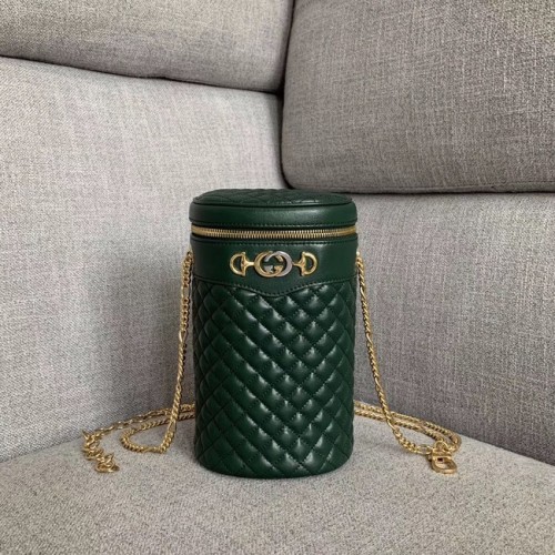 Gucci Riñonera de piel acolchada 572298 verde