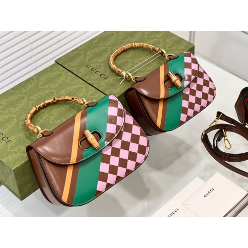 Bolso pequeño Gucci con asa superior y estampado a cuadros en verde y amarillo Bamboo 675797 Pink
