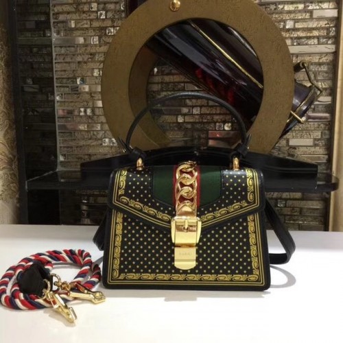 Gucci Sylvie mini bolso de cuero 470270 negro