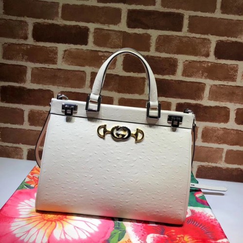 Gucci Zumi bolso mediano de cuero de avestruz con asa superior 564714 blanco
